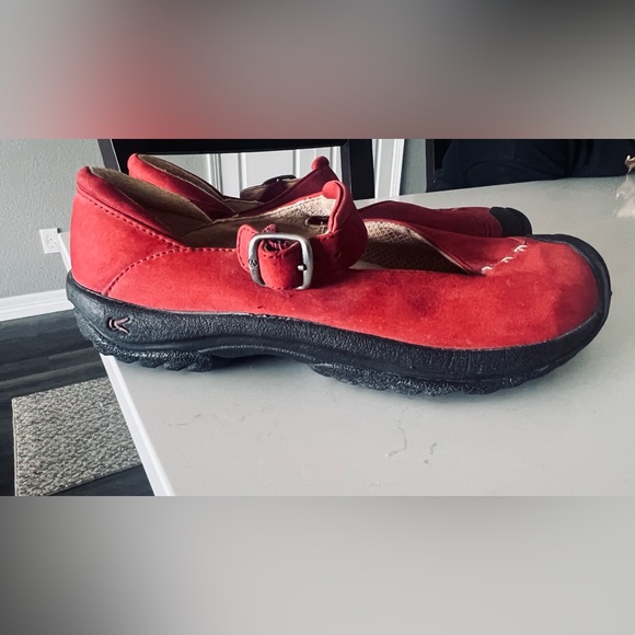 Keen Sydney Mary Jane Shoes Red Leather Casual size 9.5 - Picture 5 of 8